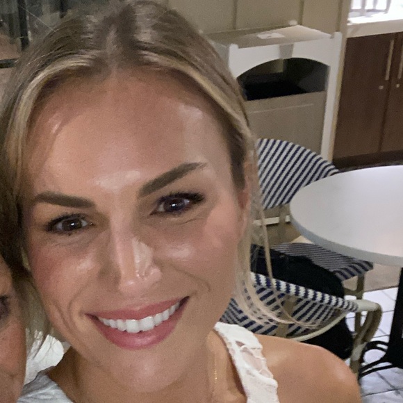 Meet your Posher, Melanie - Picture 2 of 2